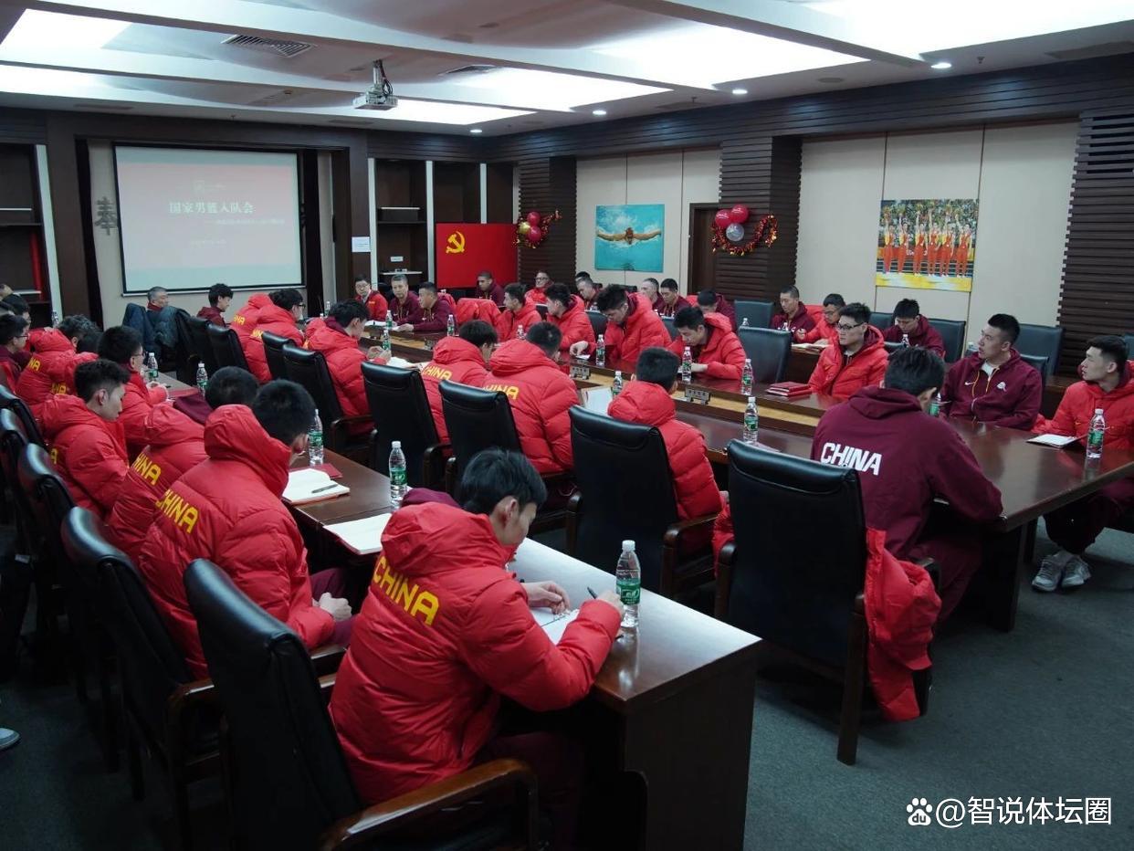 包含各队球员集体示威要求改善训练条件的词条