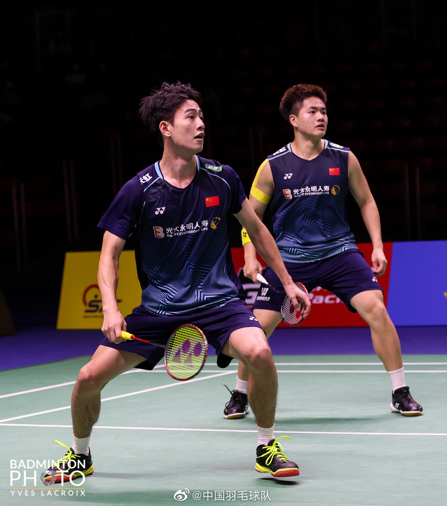 包含马来西亚羽毛球队横扫泰国羽毛球队，陶菲克统治全场的词条