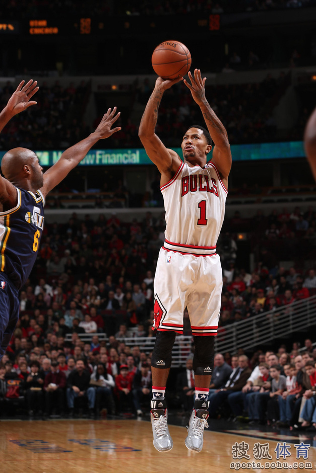 公牛横扫爵士，克莱点燃赛场