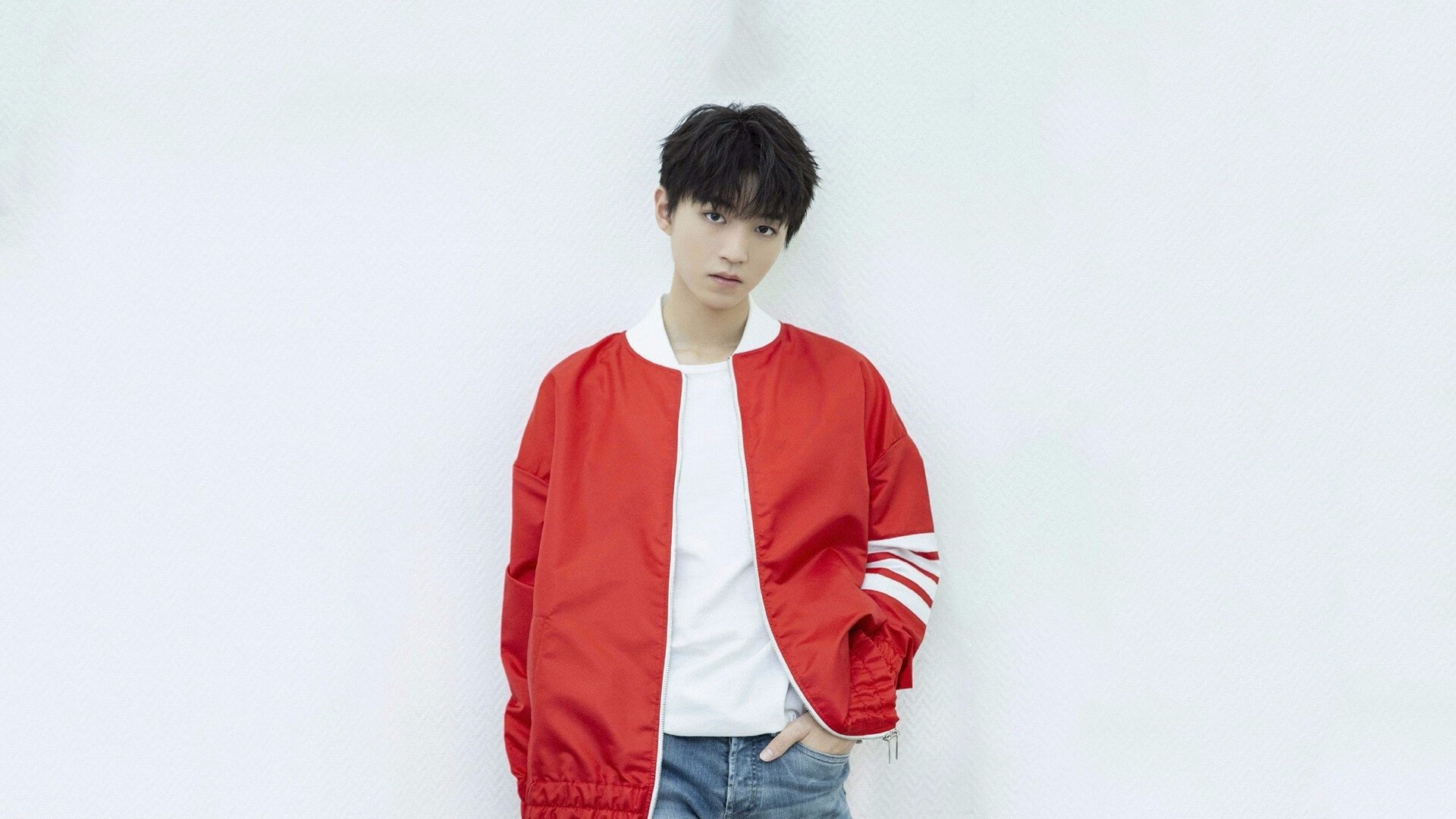 开云体育平台APP-紫百合夜绽，C罗绝杀光芒耀欧联，佛罗伦萨对阵塞维利亚的传奇之夜