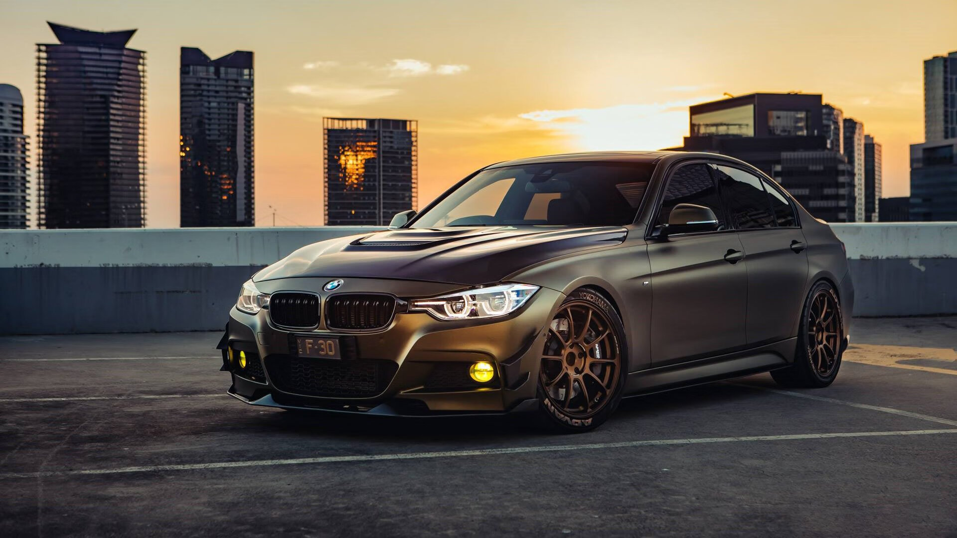 开云体育登录-极速对决与篮坛风暴，F1年度争冠焦点战与热火掀翻独行侠的体育史诗