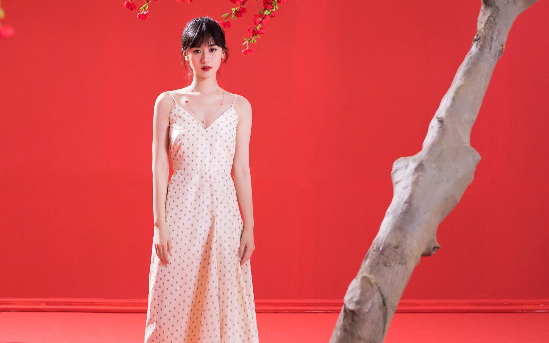 佛罗伦萨对阵卡塔尔，卡塞米罗撕裂中场迷雾，以节奏主宰绿茵风云