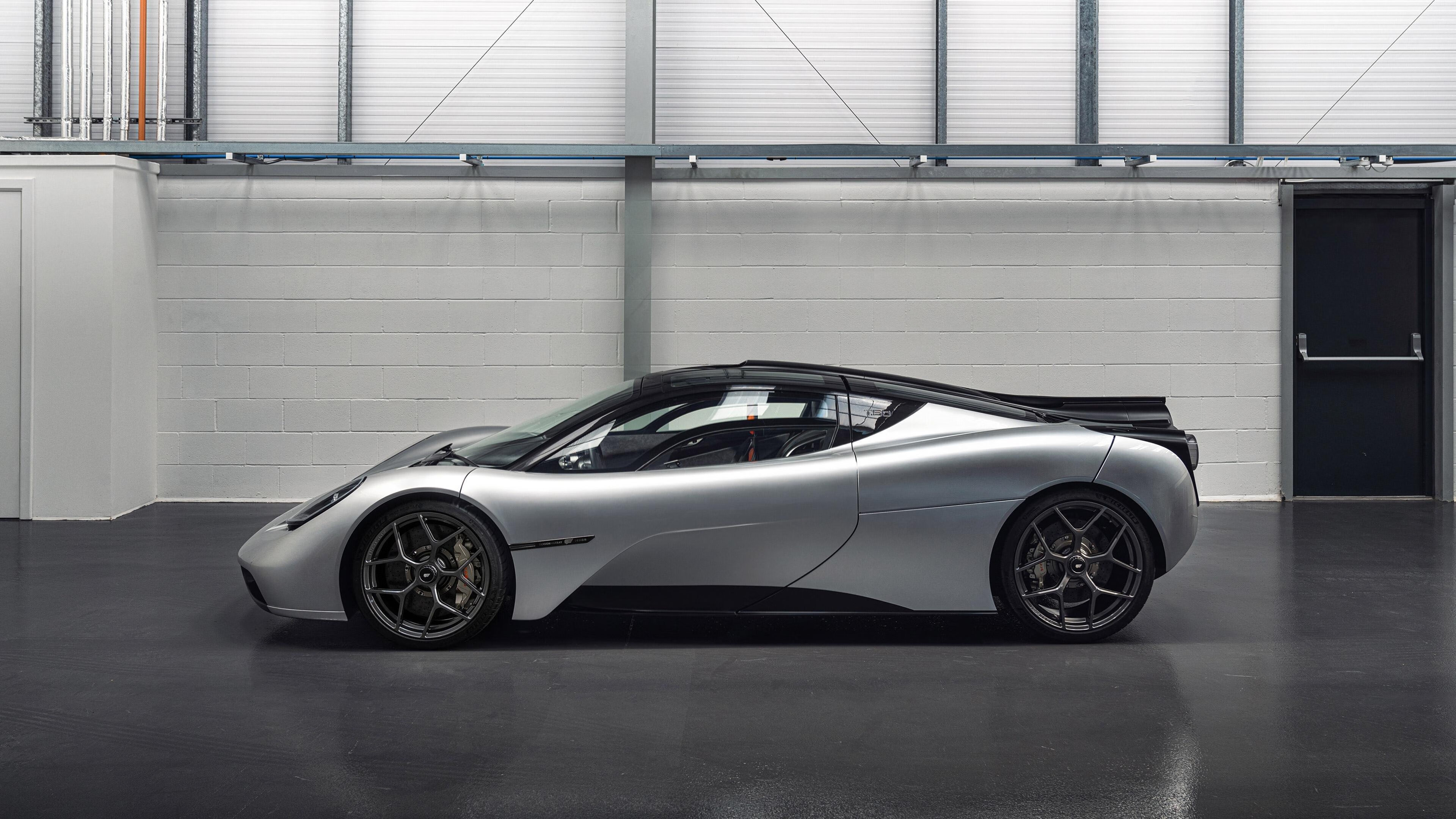 开云体育-东方突破与西方壁垒，足球场上的两种成功学