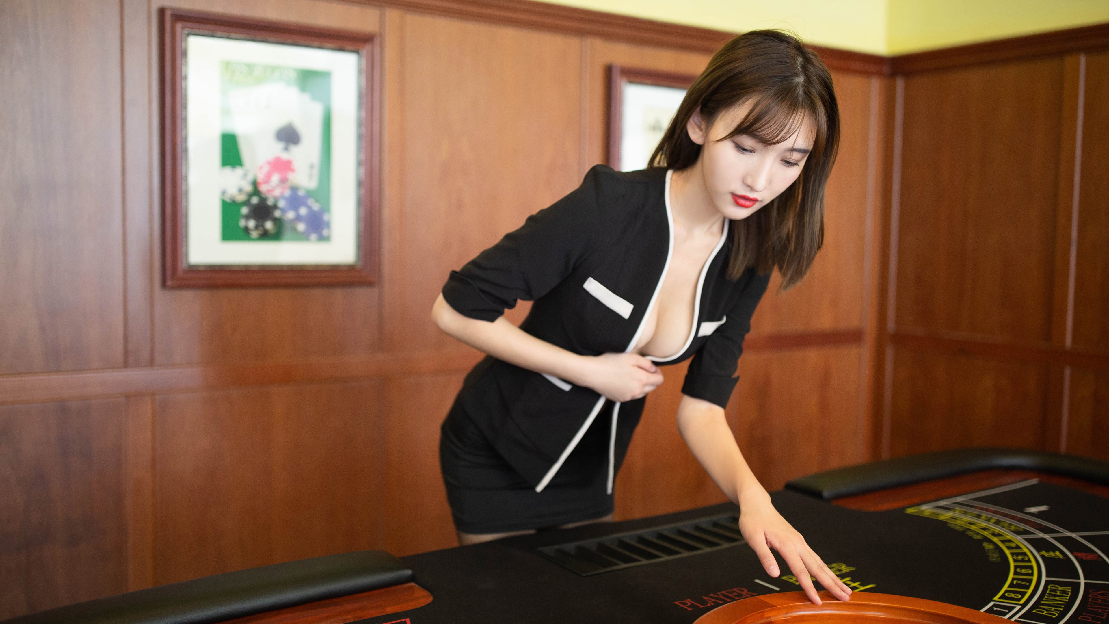 开云体育入口-卡塞米罗存在感拉满，AC米兰对阵芬兰友谊赛的战术盛宴与个人英雄主义