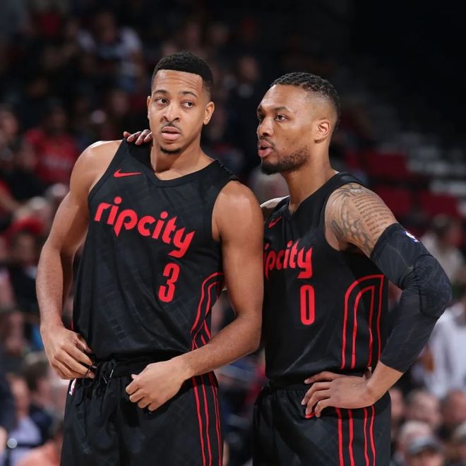 利拉德大场面先生，鹈鹕强势拿下公牛